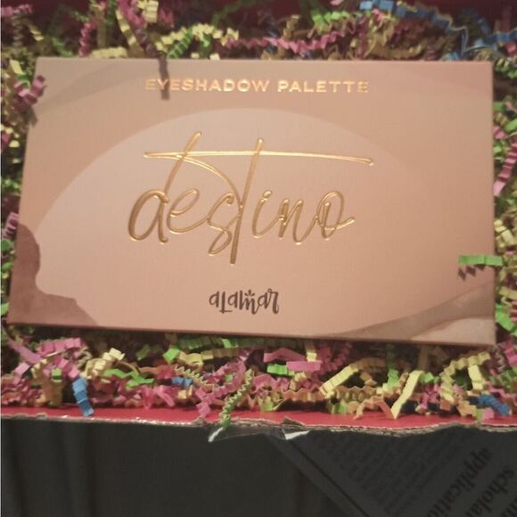 Alamar Cosmetics  DESTINO Eyeshadow Palette  10 Gorgeous Colors NEW RV $35 - Picture 1 of 7